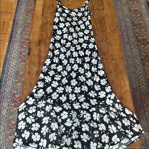 Dynamite Black & White Floral Slip Dress XS–S | 90s style Minimalist Sundress